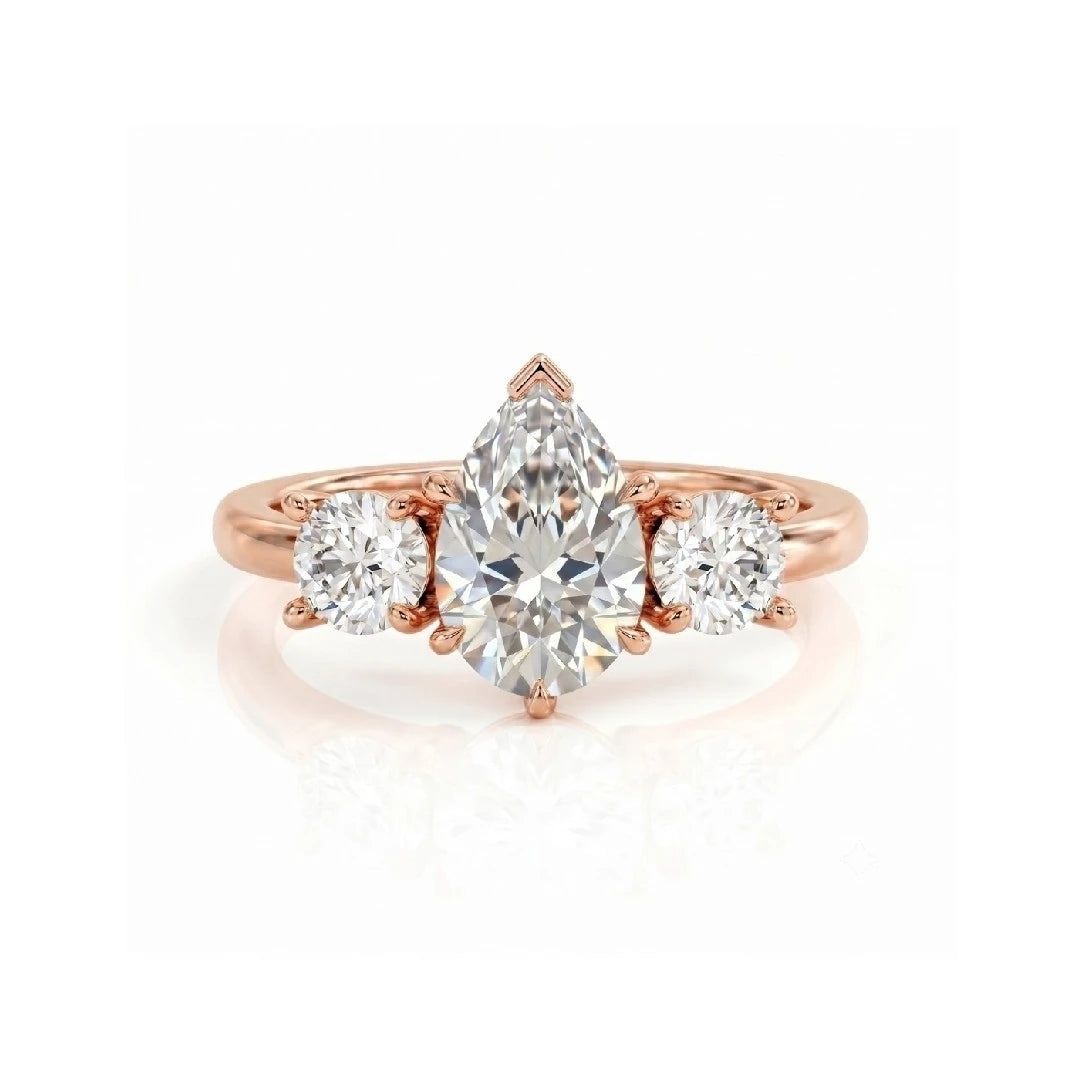 Three Stone Ring Round Cut Diamond