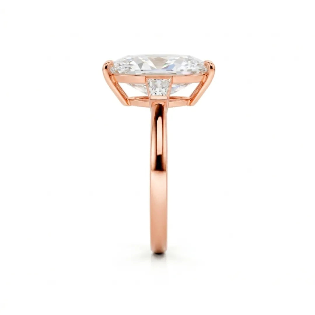 Three Stone Ring Round Cut Diamond